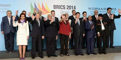Während des 6. Gipfeltreffens der BRICS-Staaten am 15. Juli 2014 wurden bereits Kreditanträge aus Südamerika gestellt.