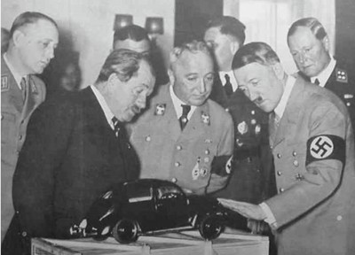 Ferdinand Porsche und Adolf Hitler
